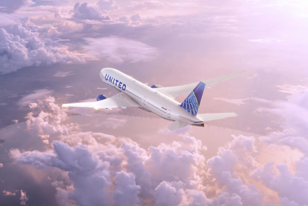 United Airlines B777